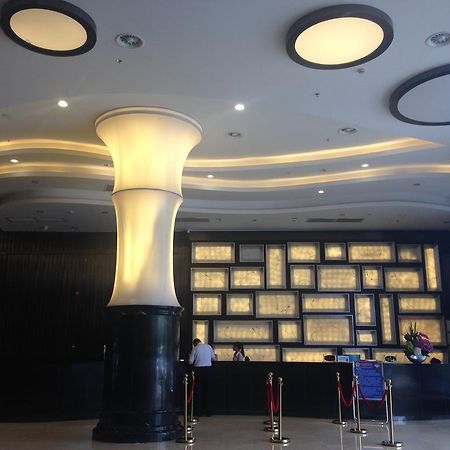 Golden Palm Hotel Zhuhai Buitenkant foto