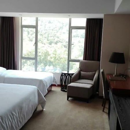 Golden Palm Hotel Zhuhai Buitenkant foto