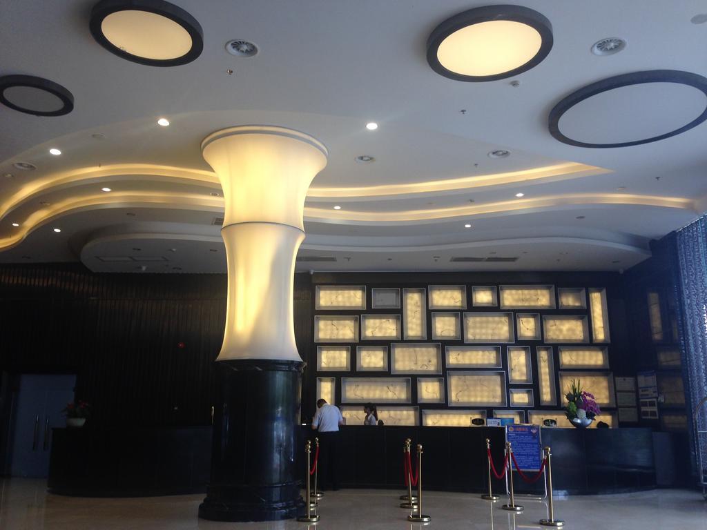 Golden Palm Hotel Zhuhai Buitenkant foto