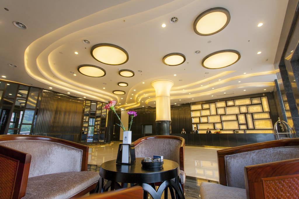 Golden Palm Hotel Zhuhai Buitenkant foto